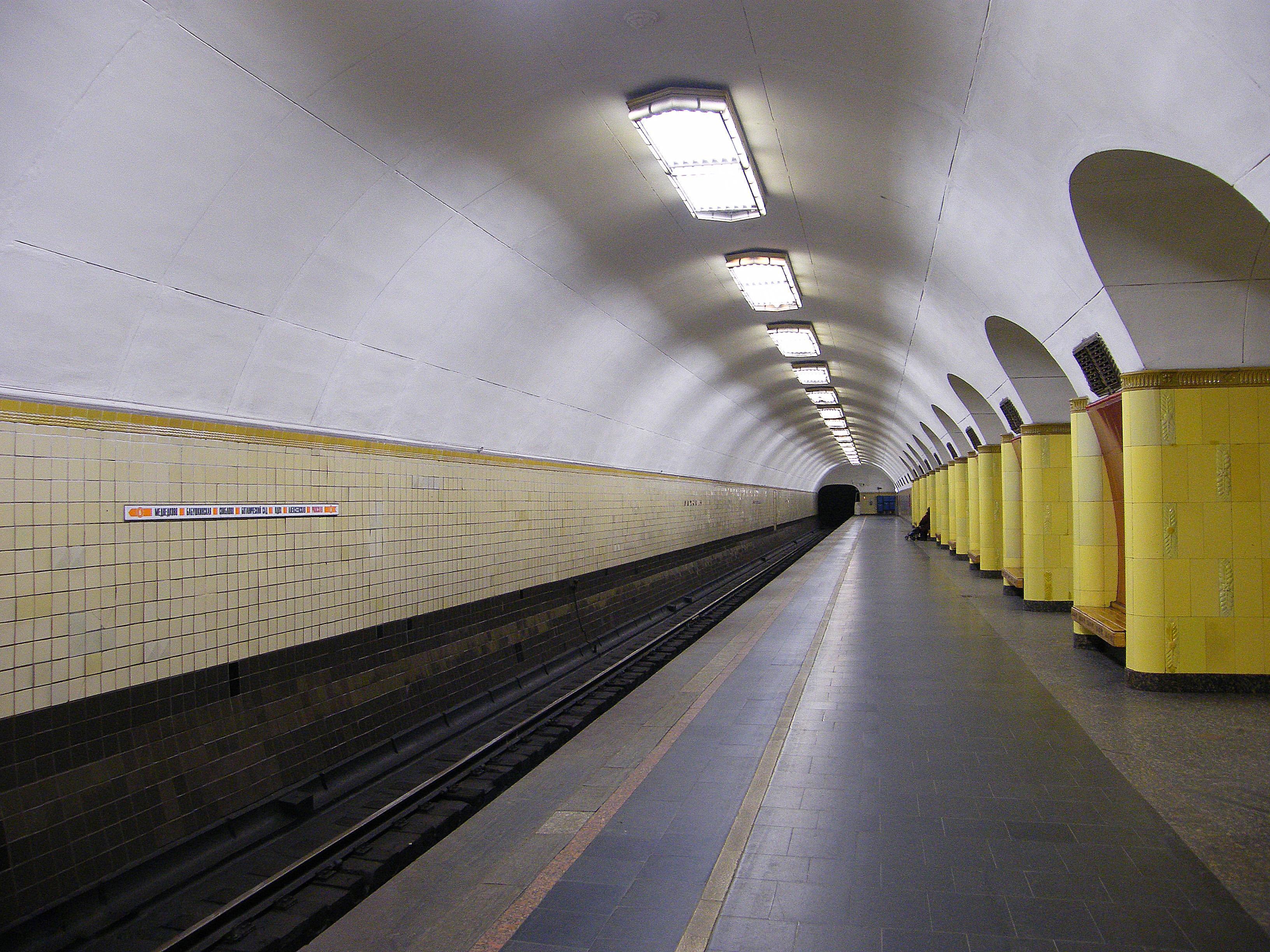 Химкинское метро. Станция Москва Рижская. Станция Рижская электричка. Станция Рижская 2005. Наземная станция Рижская.