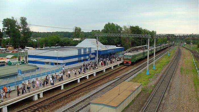 Поезд обнинск. Железнодорожная станция Обнинск. Обнинск ЖД вокзал. ЖД станция Обнинское. Станция Обнинская Калужская область.