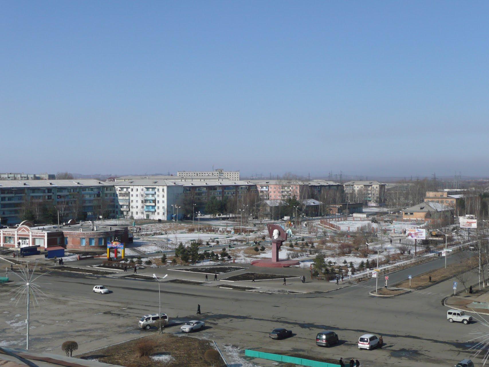 Поселок лучегорск приморский край. Лучегорск Приморский край. Поселок городского типа Лучегорск. Лучегорск Приморский край площадь. Дворец культуры Лучегорск.